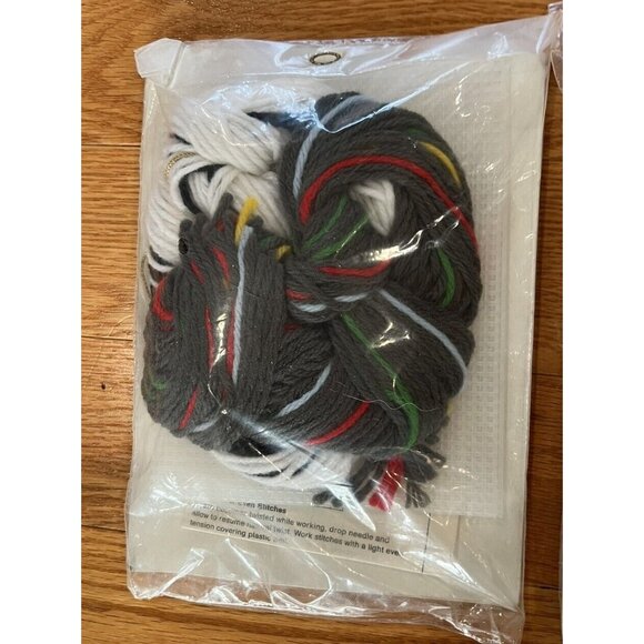 Columbia Minerva Needlepoint Kits #8261 & 8298 Vtg 1978 1979 - Picture 4 of 8